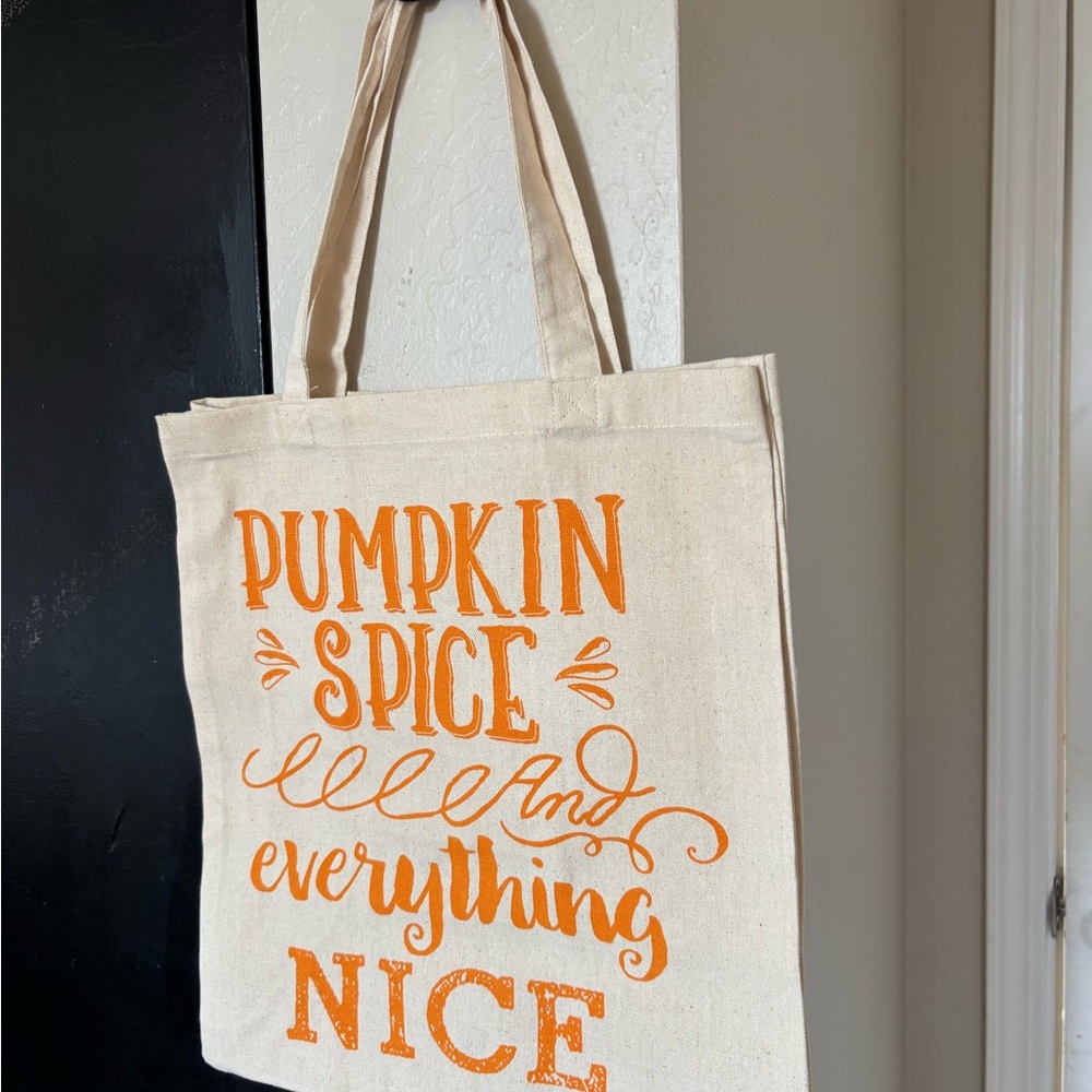 (Boutique) Pumpkin Spice and Everything Nice Tote Bag - Picture 3 of 4